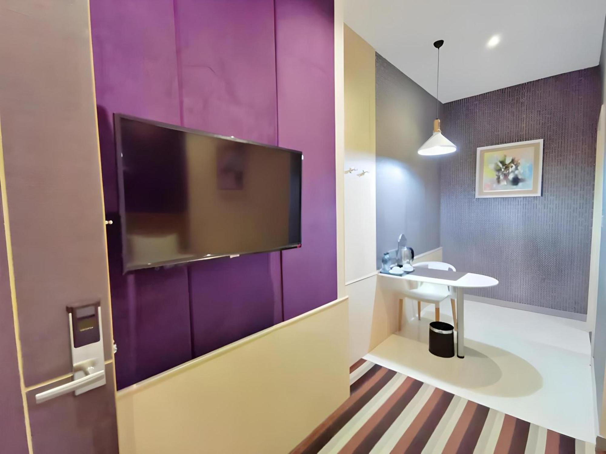 Capital O 75451 Podstel Hostel Бангкок Экстерьер фото