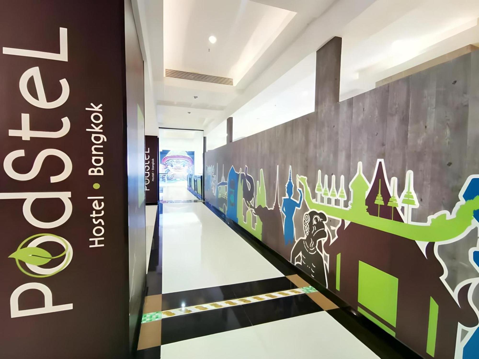 Capital O 75451 Podstel Hostel Бангкок Экстерьер фото